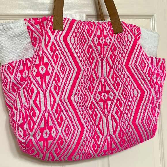 Aztec pattern Hot Pink Large Tote or Beach Bag w/ LOTS of pockets - Picture 6 of 8